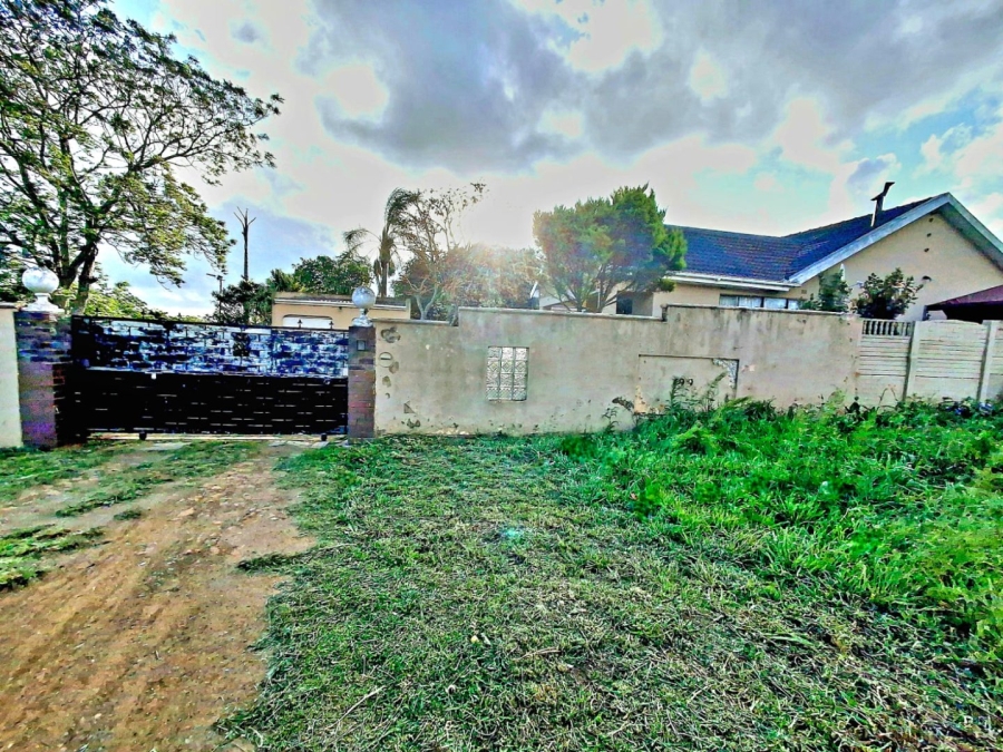 5 Bedroom Property for Sale in Summerpride Eastern Cape